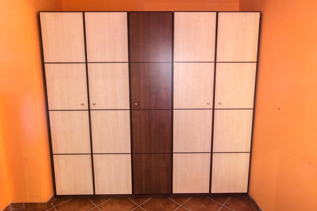 Red Apartment Wroclaw Bilik gambar