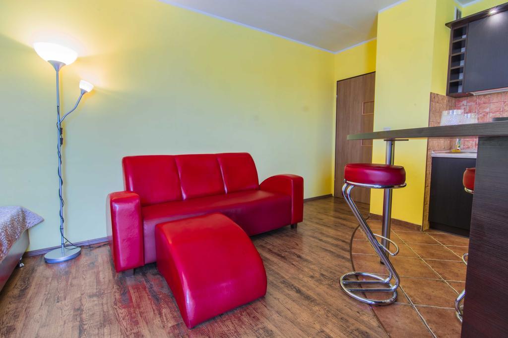 Red Apartment Wroclaw Bilik gambar
