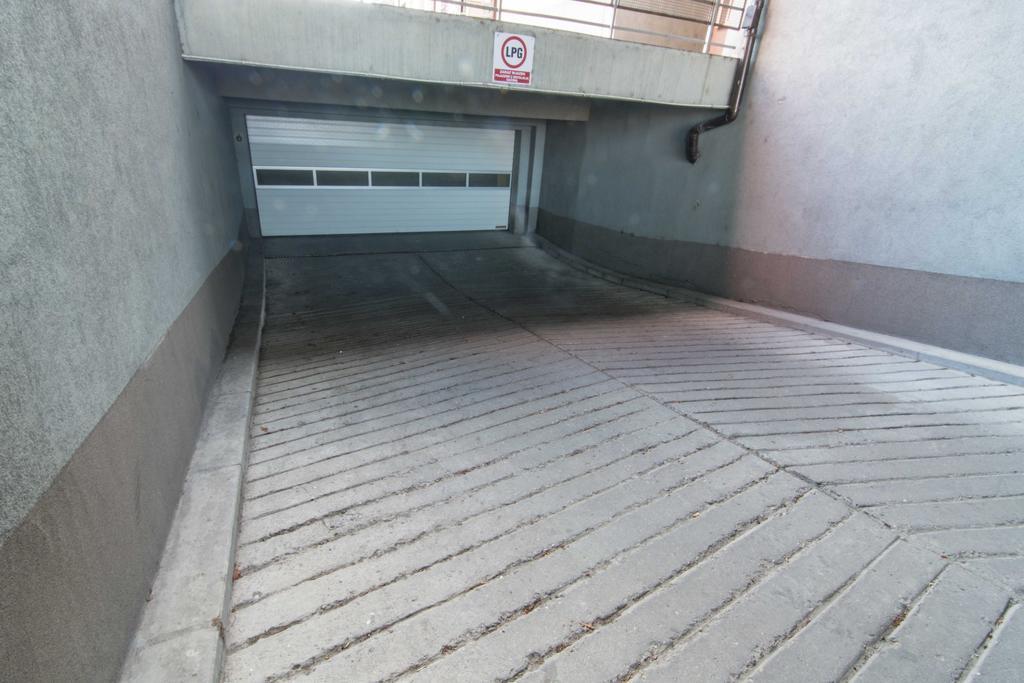 Red Apartment Wroclaw Bilik gambar